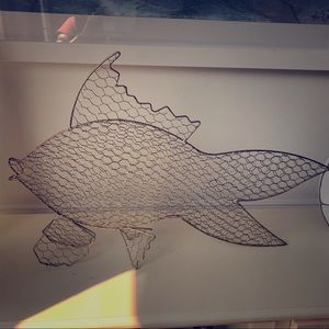 White Barn Fish (SET OF 2)